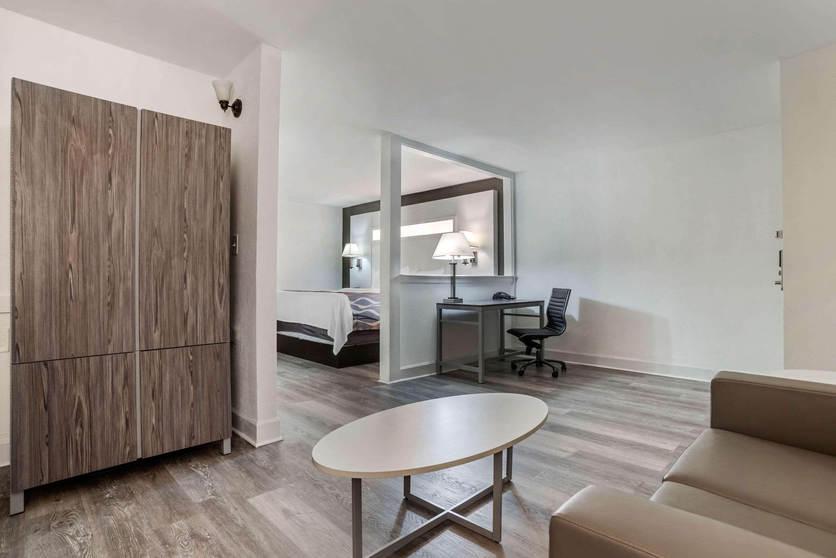 Baymont By Wyndham Montgomery Al Экстерьер фото
