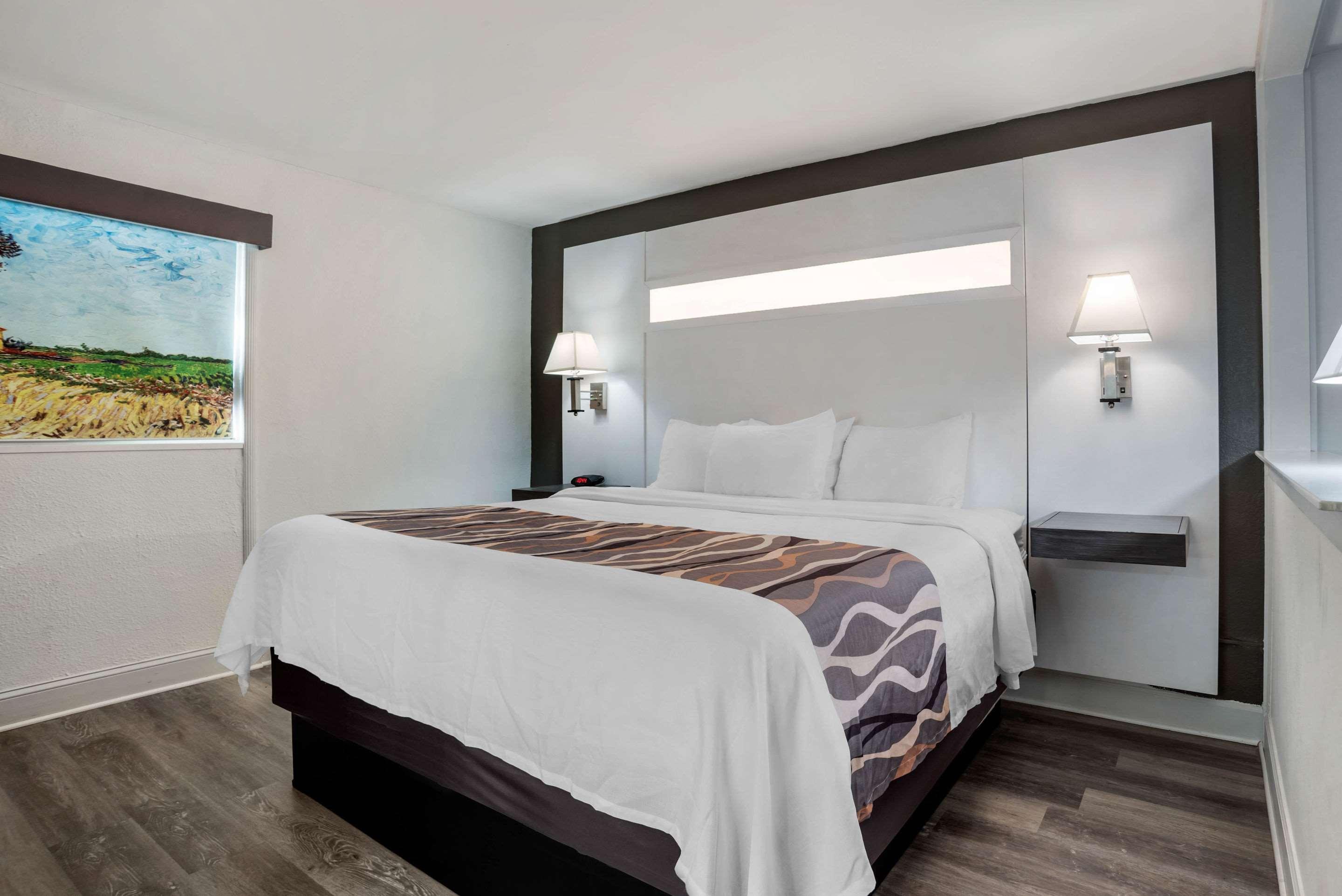 Baymont By Wyndham Montgomery Al Экстерьер фото