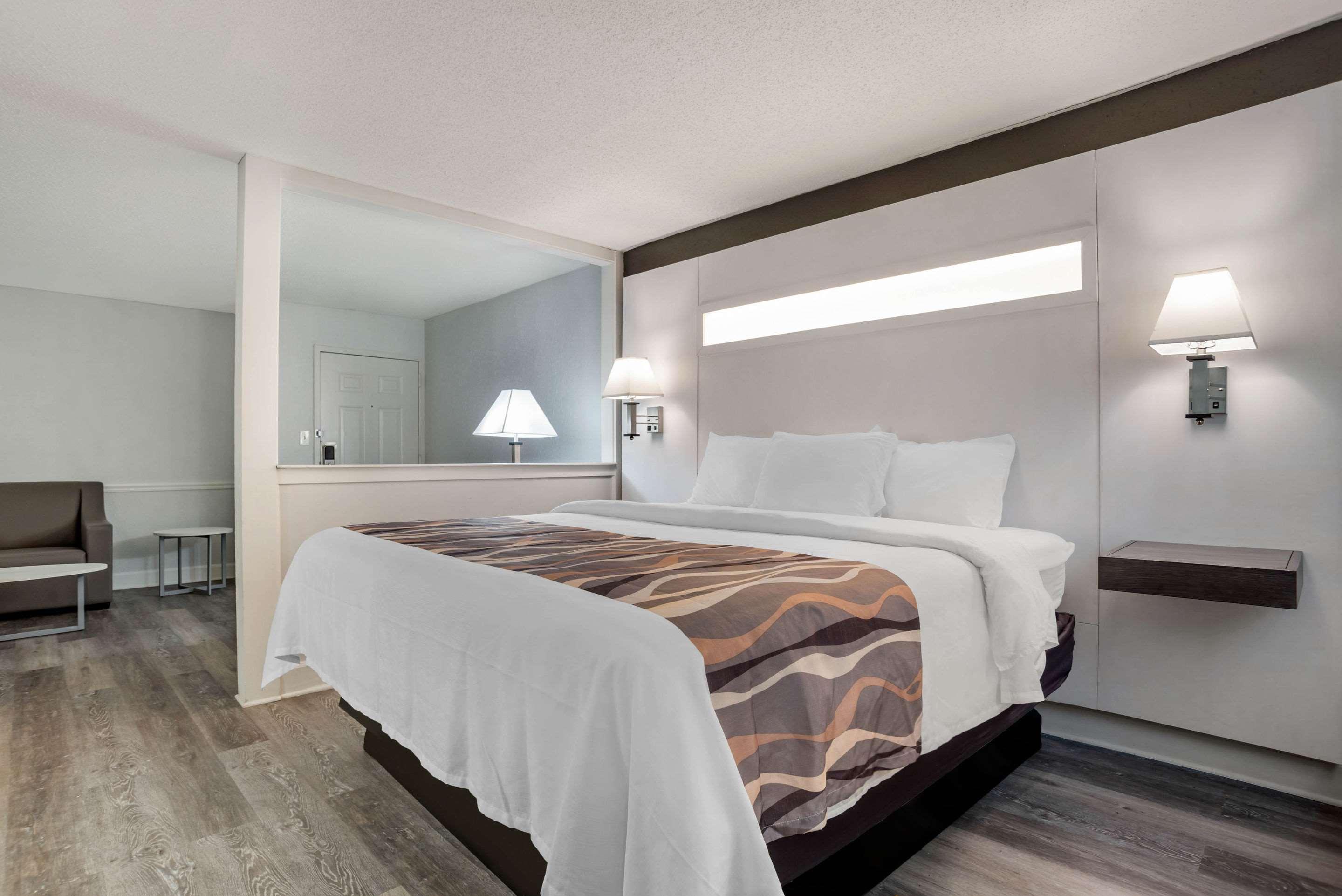 Baymont By Wyndham Montgomery Al Экстерьер фото